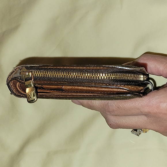 LV MONO Short Zippy Wallet with card case - Picture 5 of 17